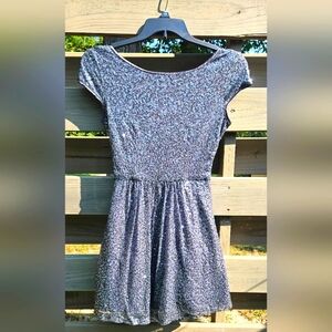 Silver/Dark Gray Sequin Dress Size 7/8 Perfect for formal event. B Smart